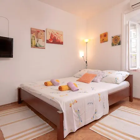Apartamento - 1 *