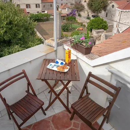 Apartamento - 1 *