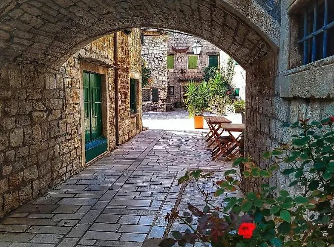 - 1 דירה